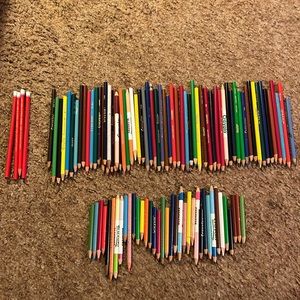 Lot of  Mostly VTG colored pencils ✏️